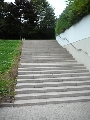 Treppe zu den Liegewiesen
